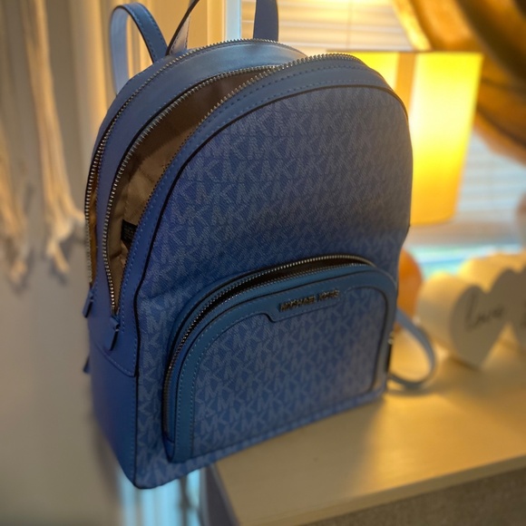 Michael Kors back pack - Picture 3 of 3